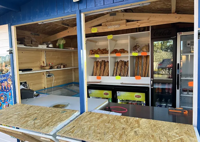 Au Petit Bonheur Hotel