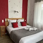 Au Petit Bonheur فندق 2*