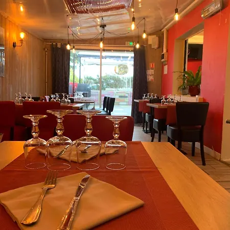 Hotell Au Petit Bonheur 2*