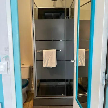 Au Petit Bonheur Hotell