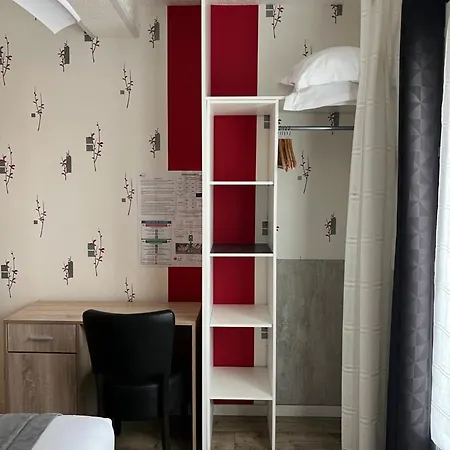 Au Petit Bonheur Hotell 2*