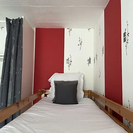 Au Petit Bonheur ホテル 2*