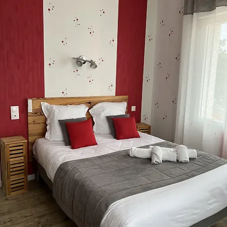 Au Petit Bonheur Hotel 2*