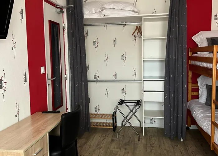 Au Petit Bonheur Hotel 2*