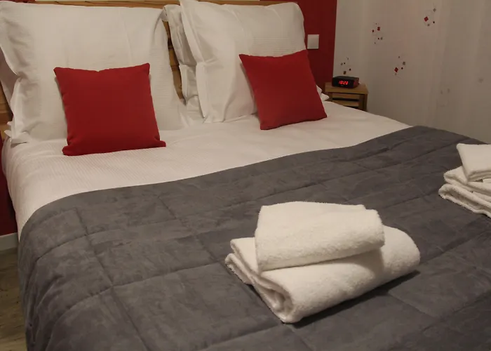 Au Petit Bonheur Hotel