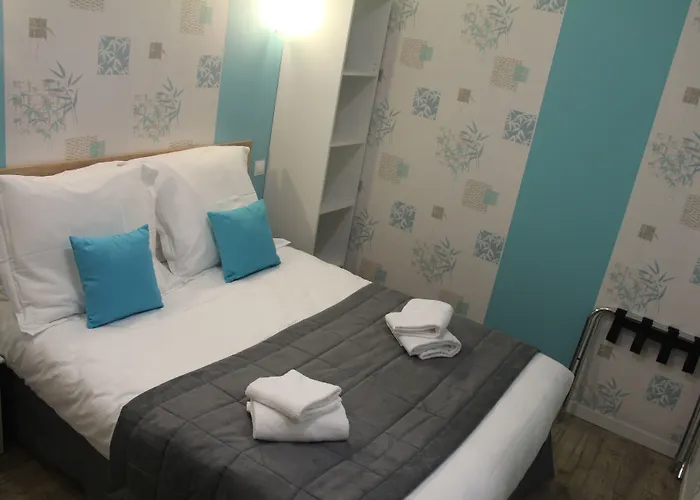 Au Petit Bonheur Hotel